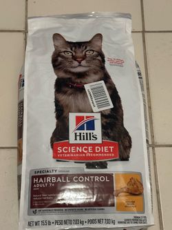 Hill's Science Diet Adult 7+ Hairball Control Dry Cat Food, Chicken, 15.5 lb. Bag
