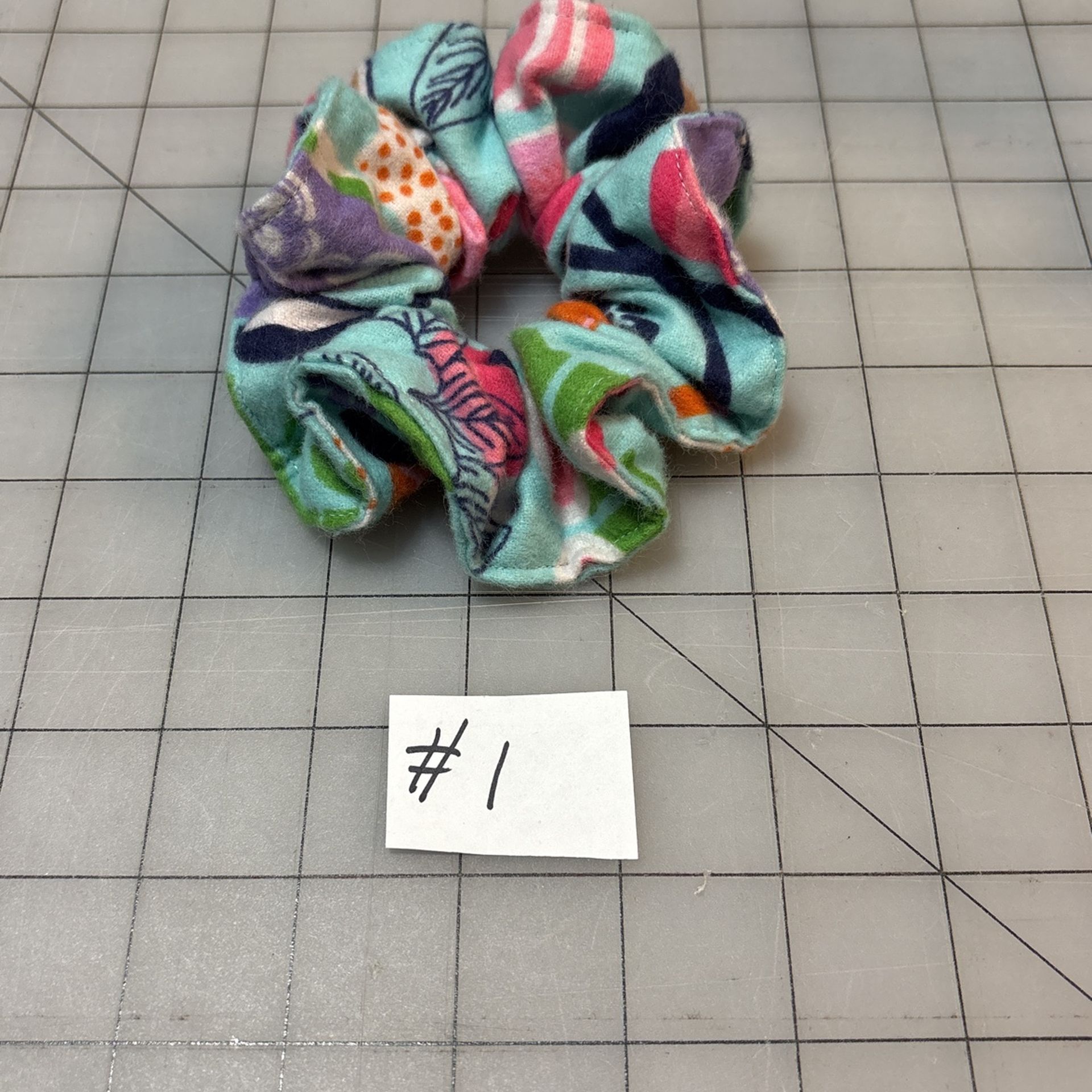 HANDMADE SCRUNCHIES - PRICING IN DESCRIPTION
