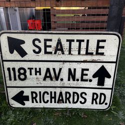 Street sign / road sign