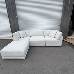 🚚‼️FREE DELIVERY Dayna 4-Piece Fabric Modular Section