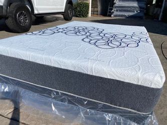 Queen Bamboo Cool Gel Memory Foam!!