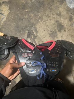 Shoulder pads football