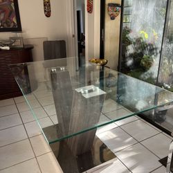 glass dining table 