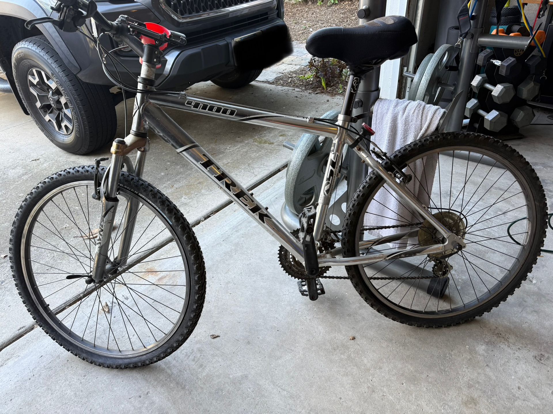 2004 Trek 4100 Mountain Bike
