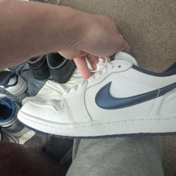 Jordan 1 Low Metallic blue
