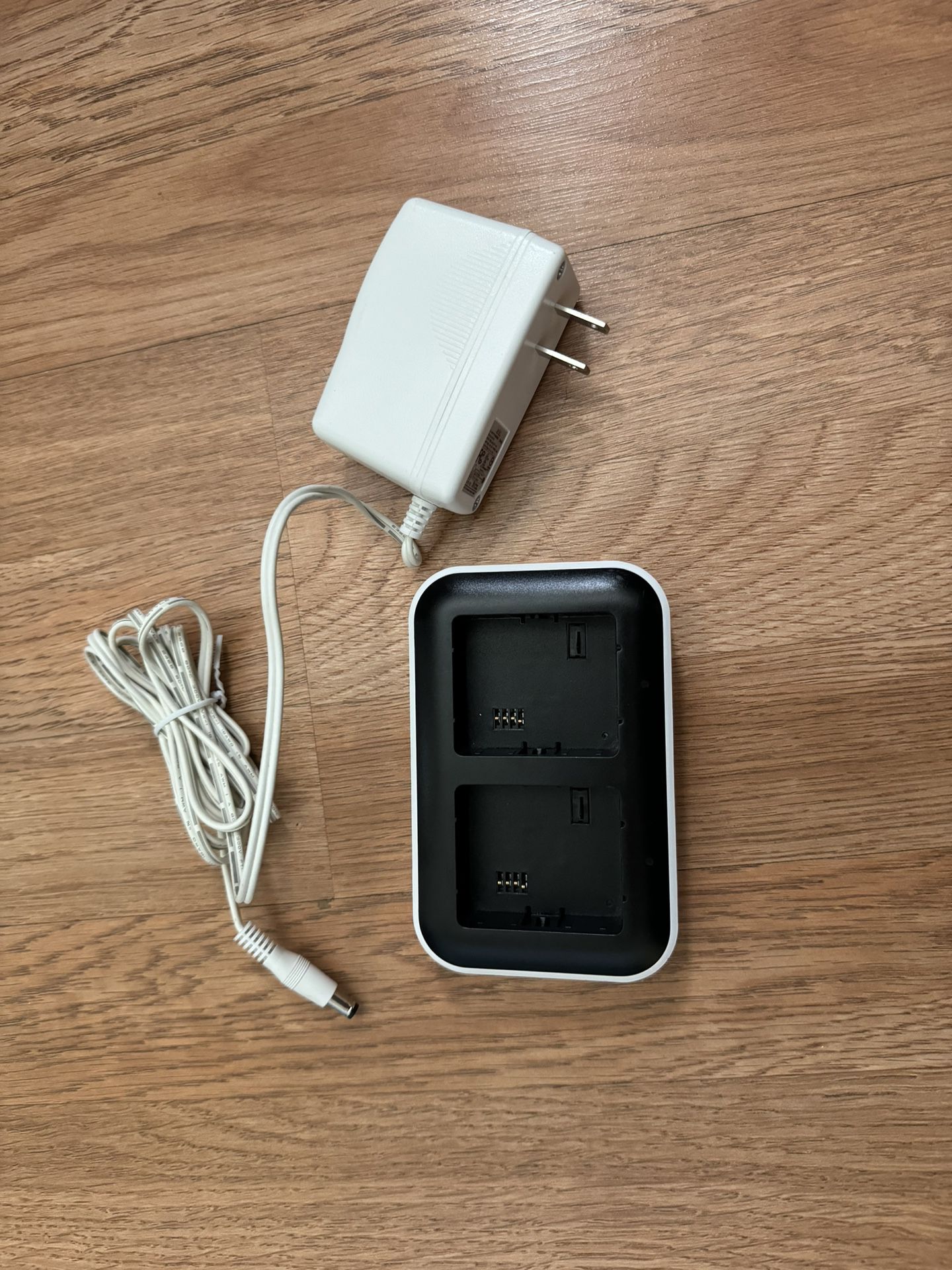 Arlo Dual Battery Charger