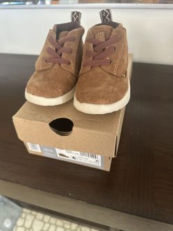 Boy’s Uggs booties