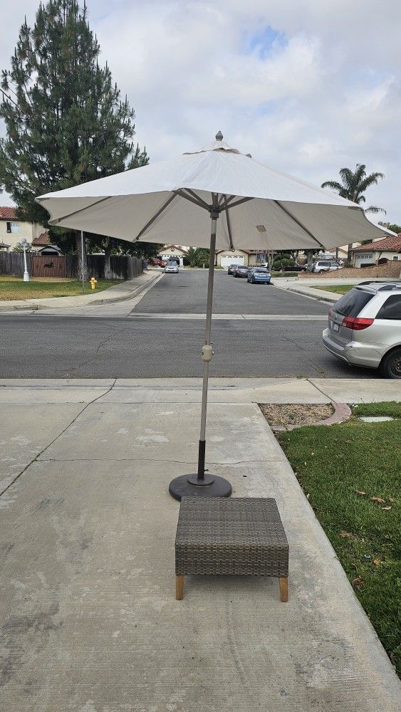 Galtec 9 Feet Umbrella. Canvas Top Art