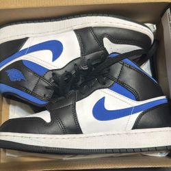 Jordan 1 Mids 
