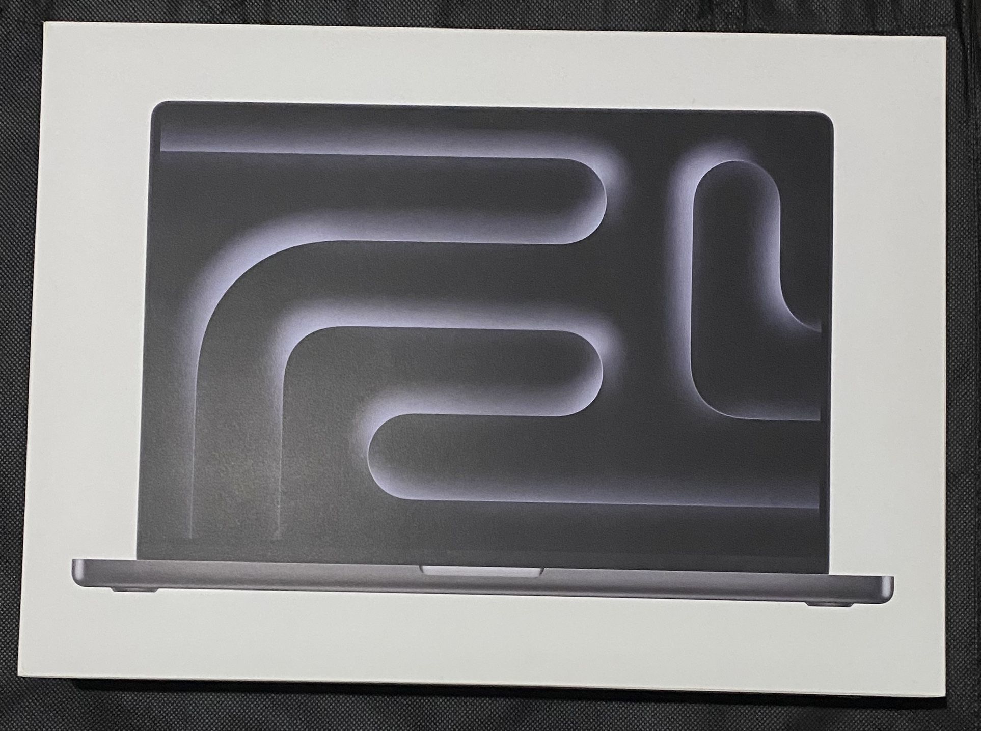 16-inch MacBook Pro - Space Black MBP 16 SB/14C/32C GPU/36GB/1T-USA