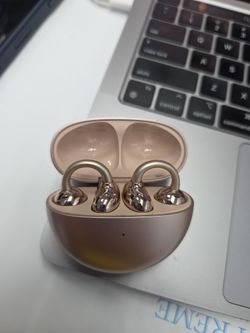 Huawei freeClip earbuds