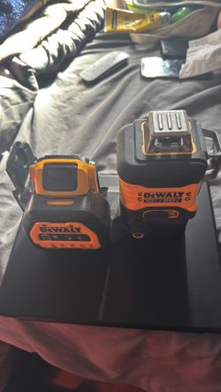 Dewalt 360 Laser W/ 2AH Battery