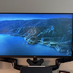 LG 32” UltraFine Ergo 4K UHD Monitor (32UN880-B) – Excellent Condition