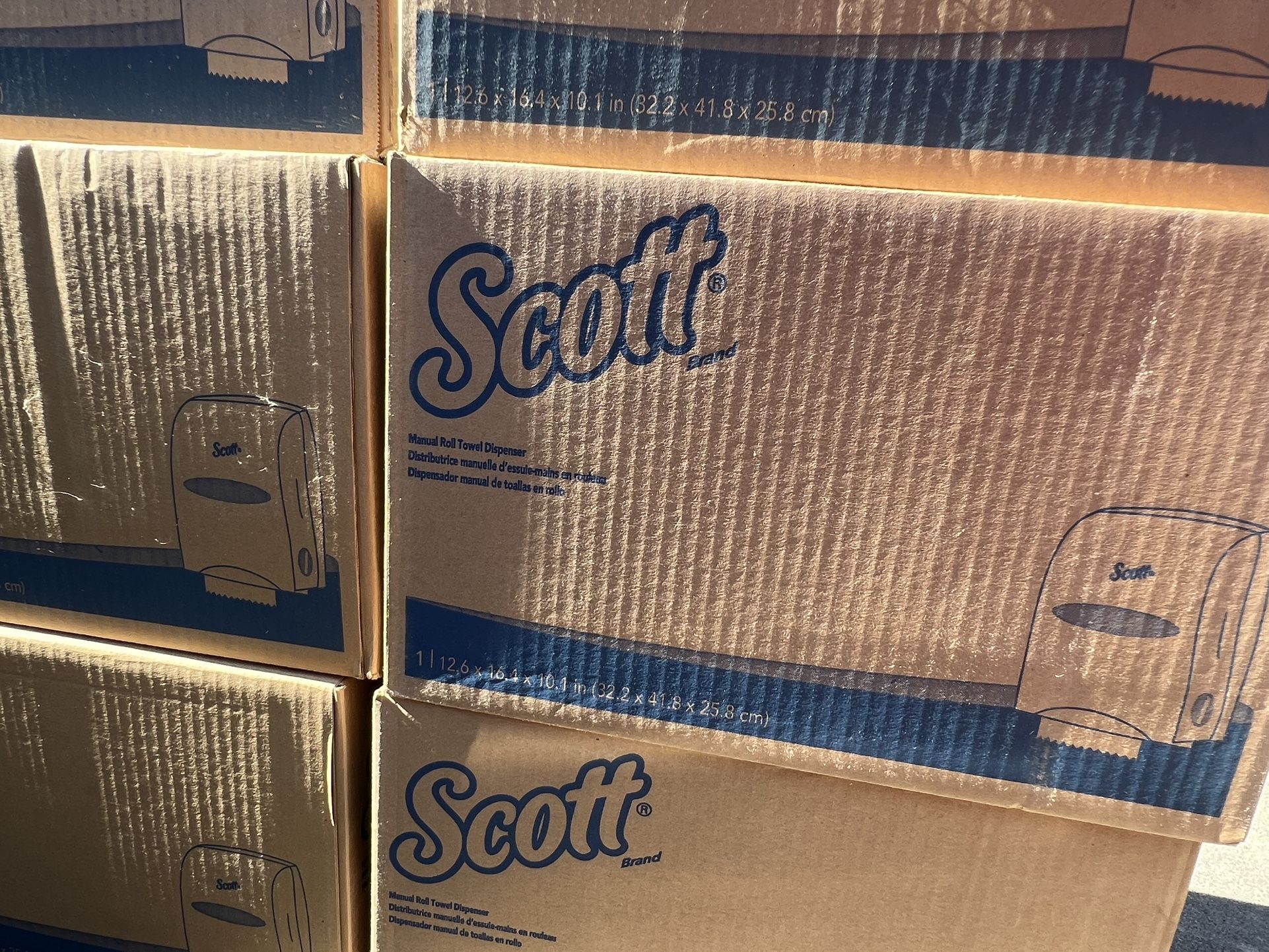 Scott Manual Roll Towel Dispenser