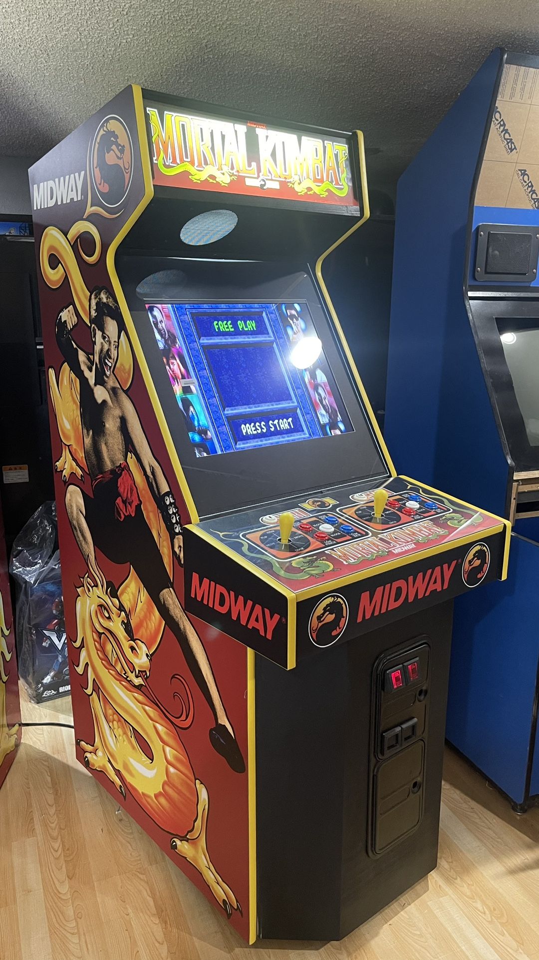 Restored And Upgraded - Mortal Kombat 1992 Arcade Game