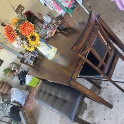 Dinning Table 