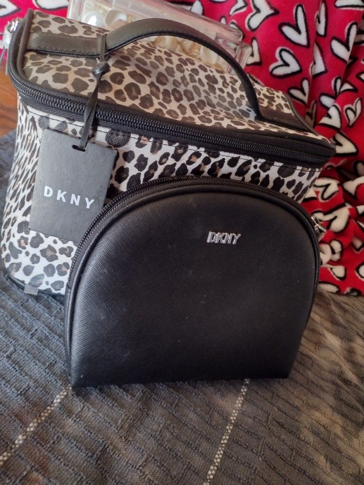 Dkny Cosmetic Bag And Plus 1 