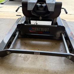 Fifth Wheel Hitch 18k BW Patriot Slider 