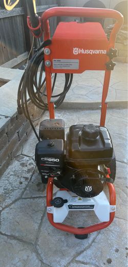 Husqvarna PW3200 gas pressure washer with a detergent tank excellent condition