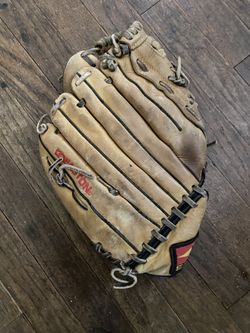Easton Right- Handed Baseball Glove