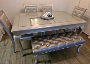 Dining room table set