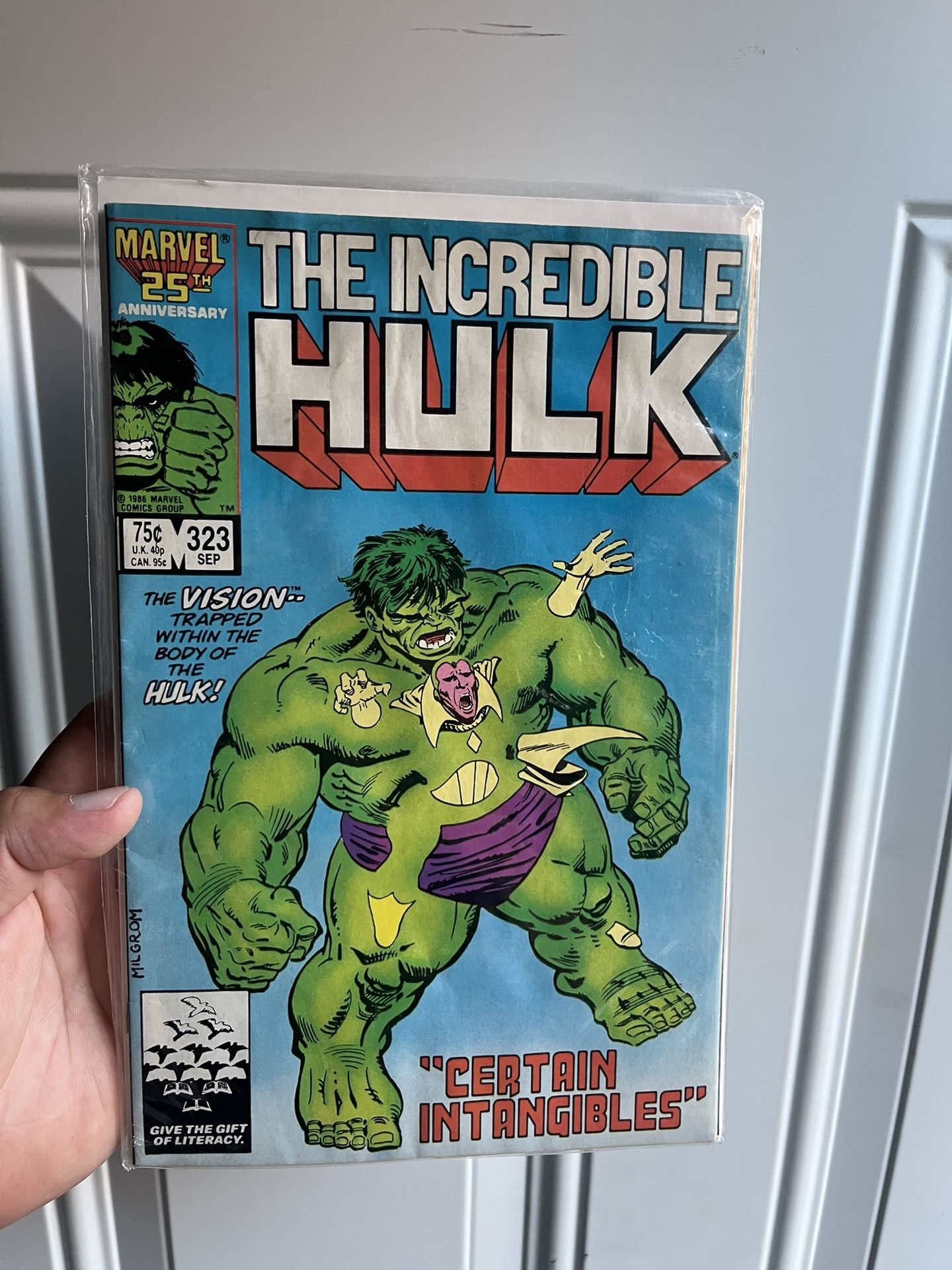 Incredible Hulk #323 "The Vision Appearance" Comic – January 1, 1986