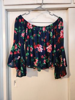 New boho Crop top large