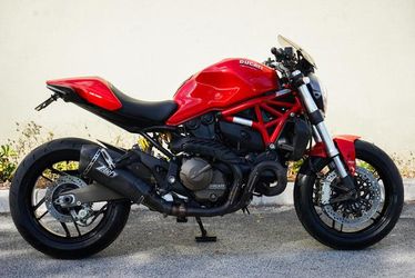 2015 Ducati Monster 821 Red