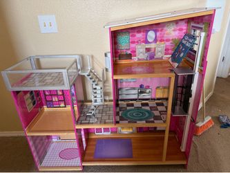 Doll House for this summer with kids at home