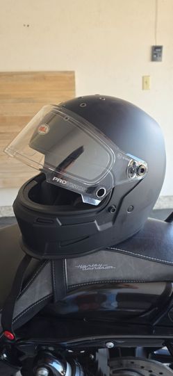 Motorcycle Helmet: Bell Eliminator