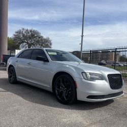 2023 Chrysler 300