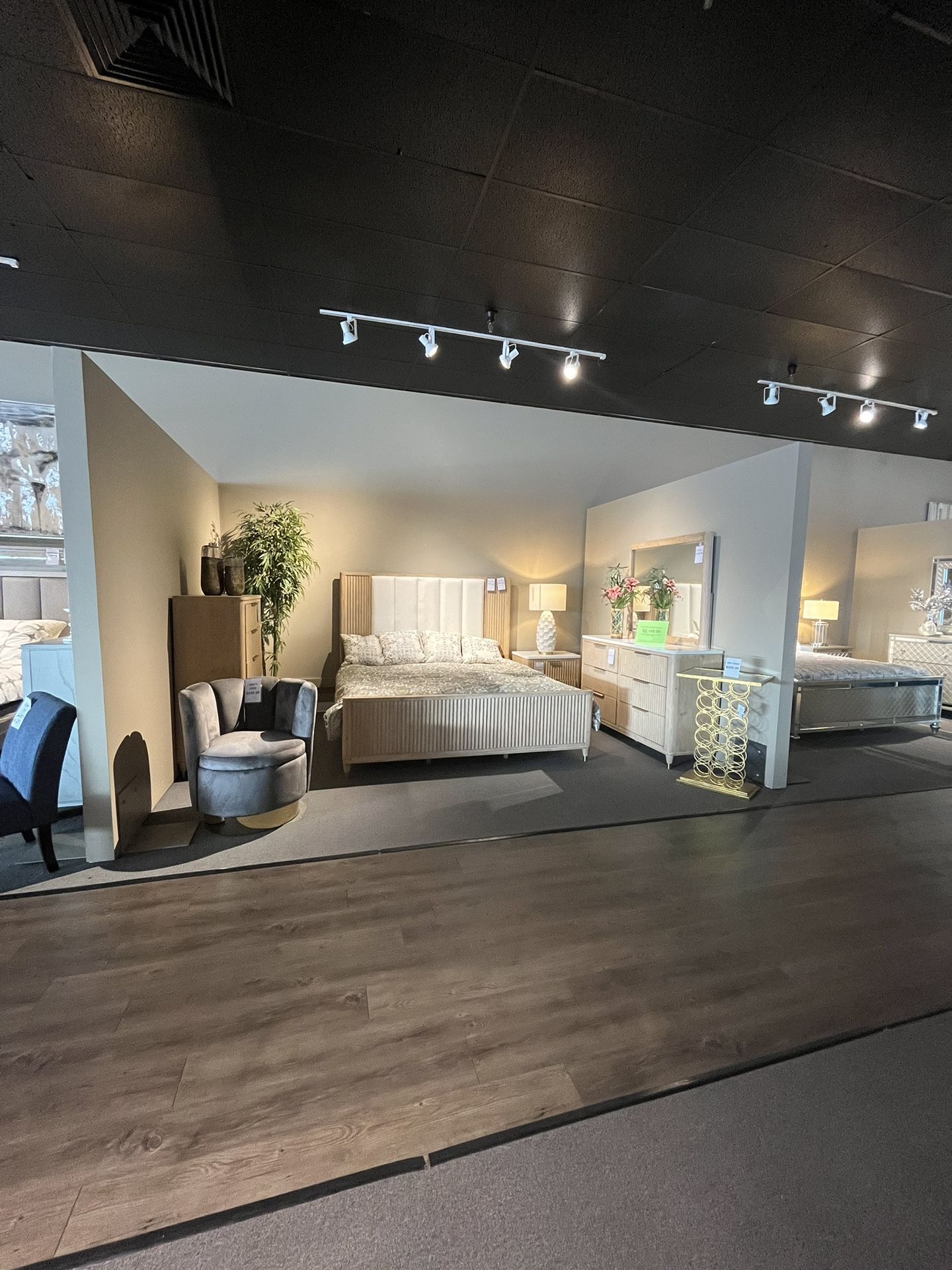 Brown 4PC King Bedroom Set