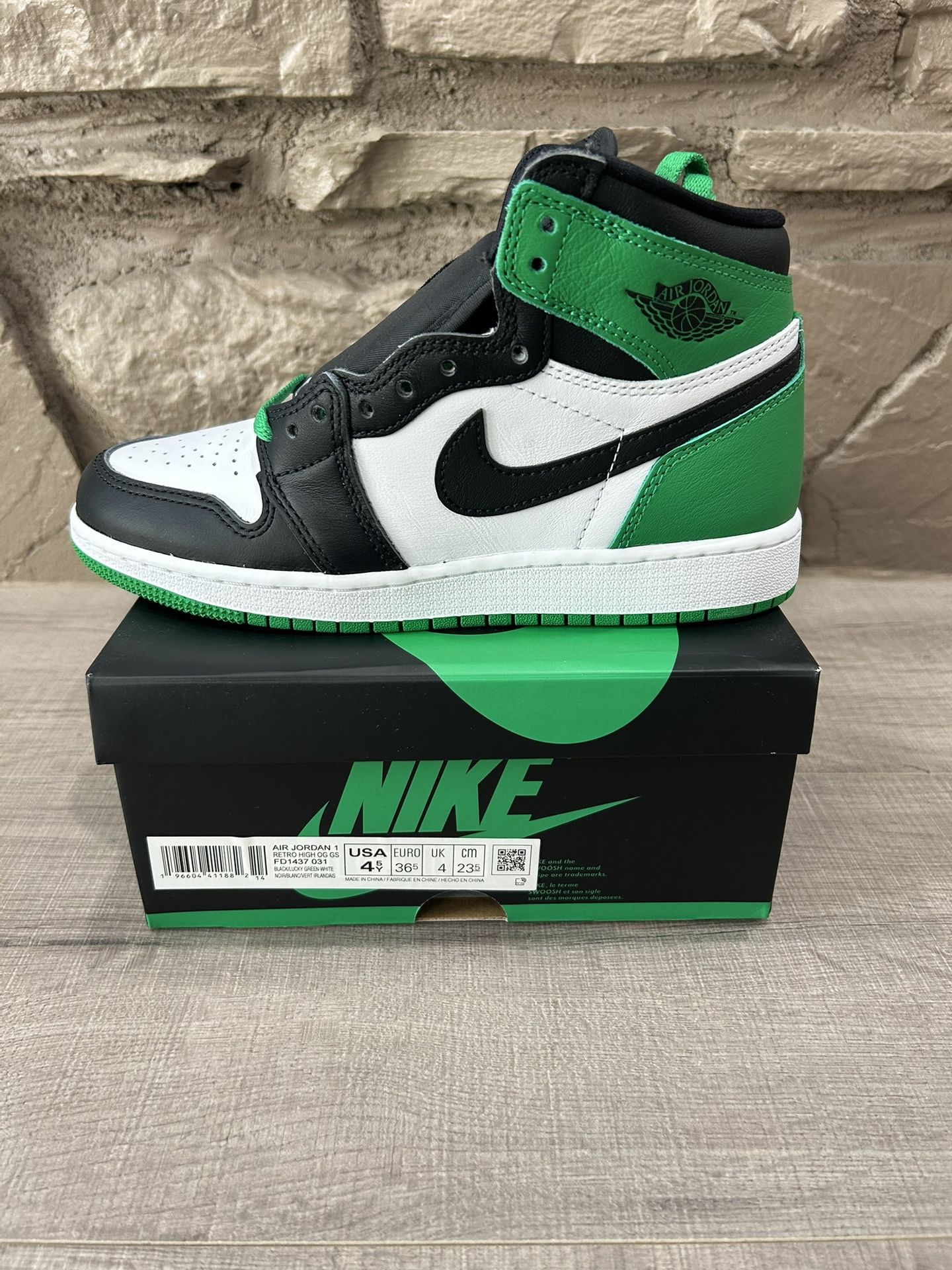 New Jordan 1 Retro High OG Lucky Green Size 4.5 GS/  6 Women