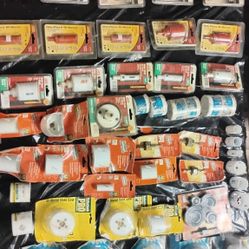 MIXED HOLE SAWS AND BITS