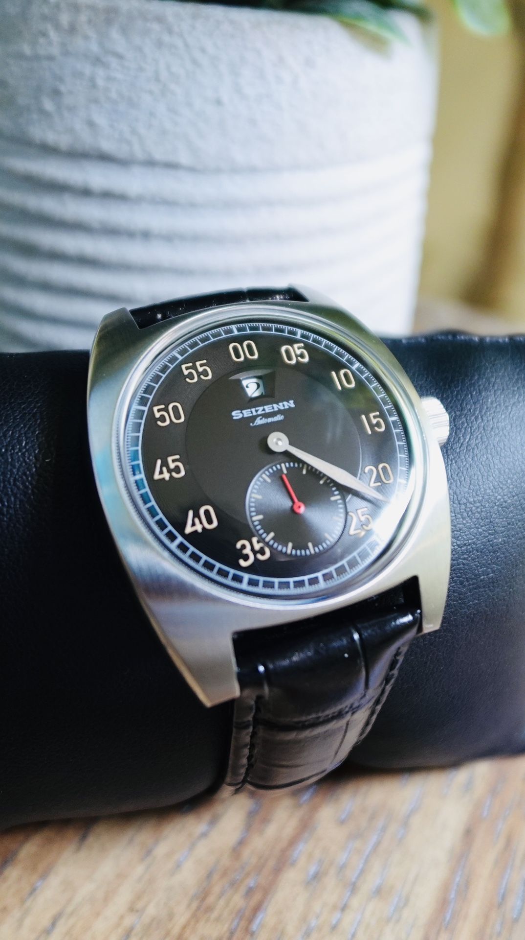 Merkur Seizenn Jump Hour mechanical watch 38mm