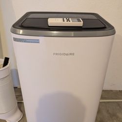 Air Conditioner Frigidaire FHPC102AB1 