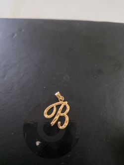 10k gold pendant