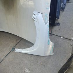 2022 Toyota Corolla Cross Left Fender