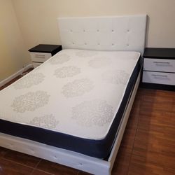Bed And 2 Nightstands - Cama Y 2 Mesitas De Noche