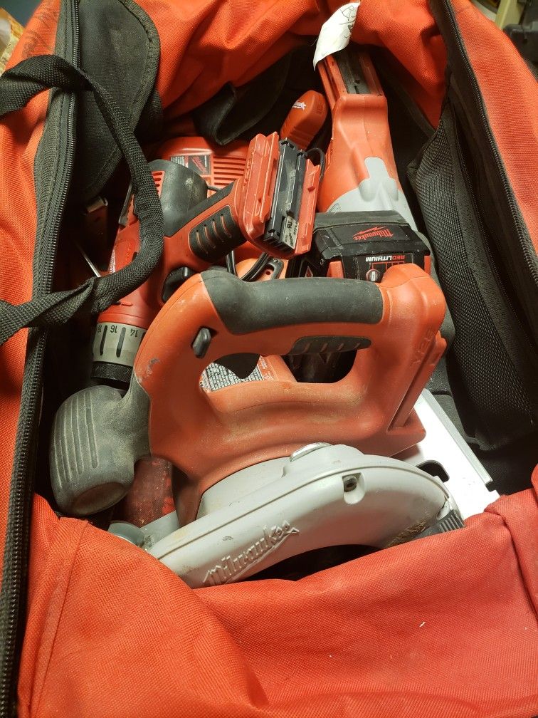 Milwaukee 28v 4 Pc Tool Combo 