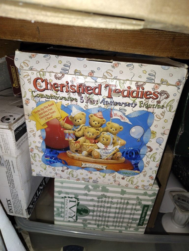 Cherished teddies