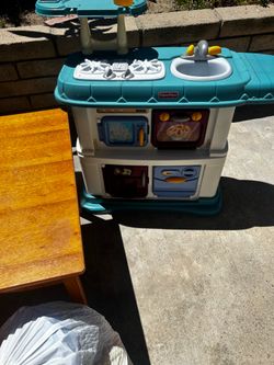 Little play kitchen used little tabs and kitchen toy bag