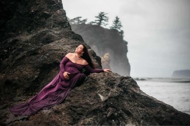 GORGEOUS maternity photoshoot gown