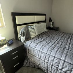 Modern 5 Piece  Bedroom Furniture Set 