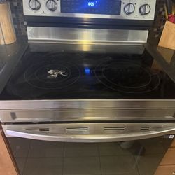 Samsung 30 in. 5-Burner Element Smart Freestanding Electric Range