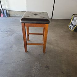 Bar/bar bank chair.  $15 Silla Para Bar  O 