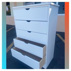 5 drawers dresser/ Five drawers dresser