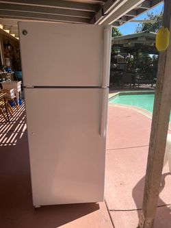 GE Refrigerator, good condition!
