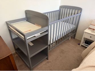 Gray 4-in-1 Convertible Crib with Changing Table