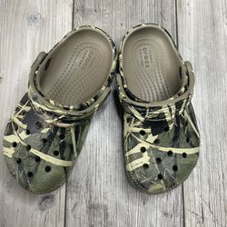 Kids Crocs Size 9